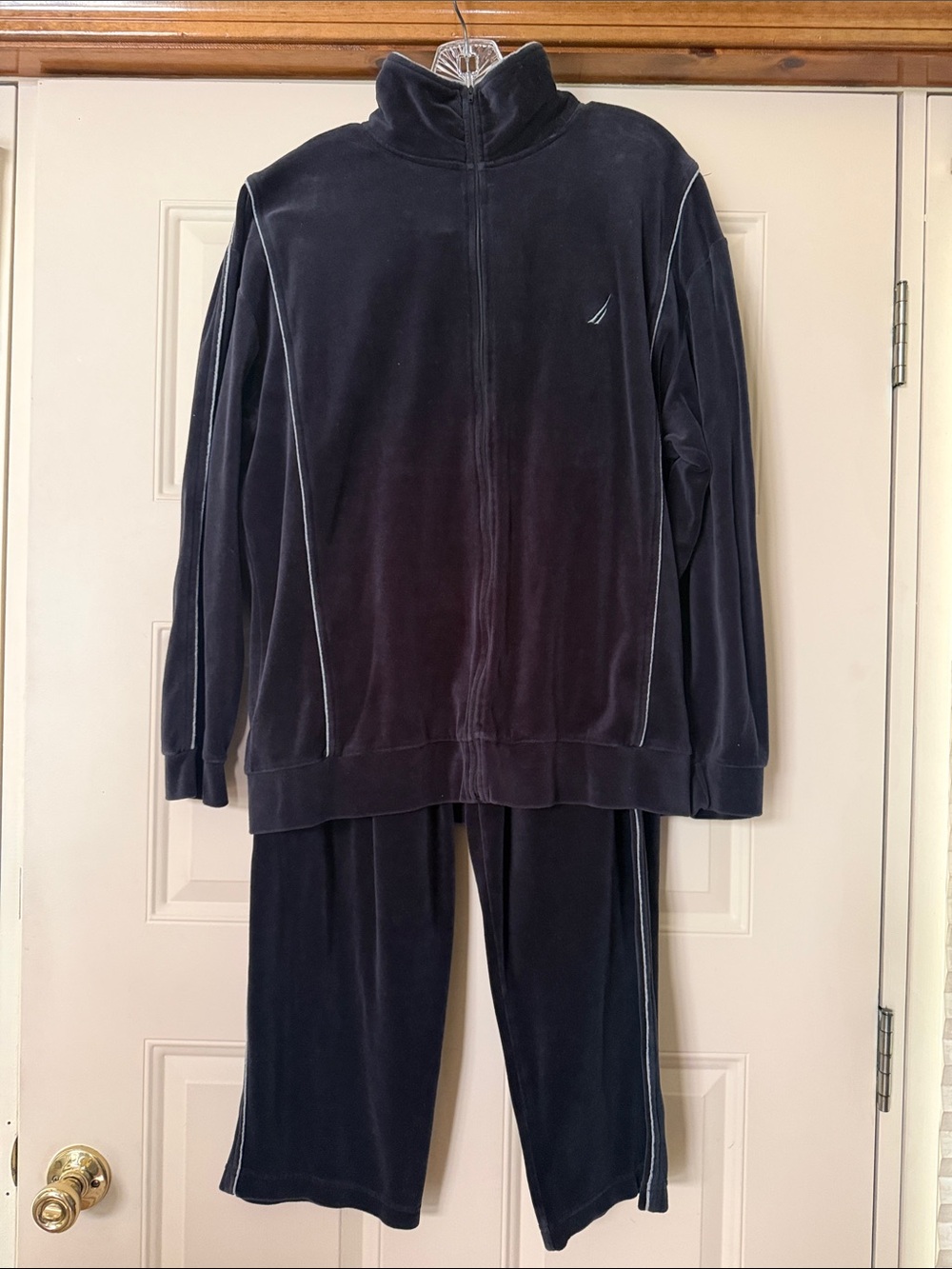 Nautica Men's Charcoal Y2K / 90s Velour Sweatshirt & Jogger Set / Track Suit